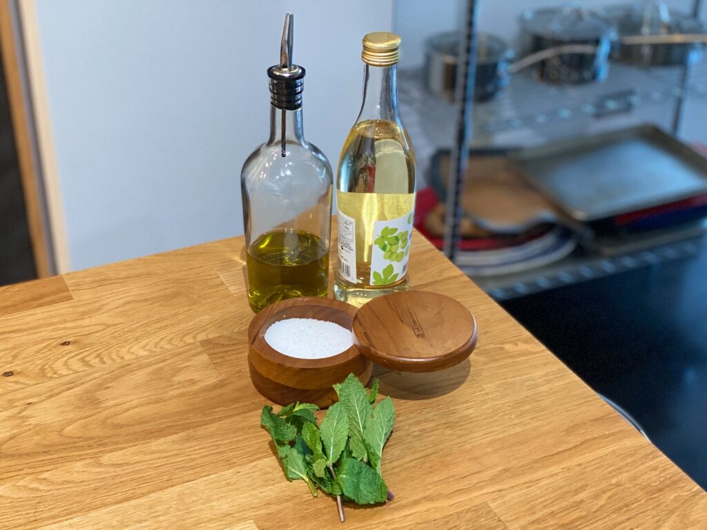 Olive Oil, White Wine Vinegar, Sea Salt, and Fresh Mint