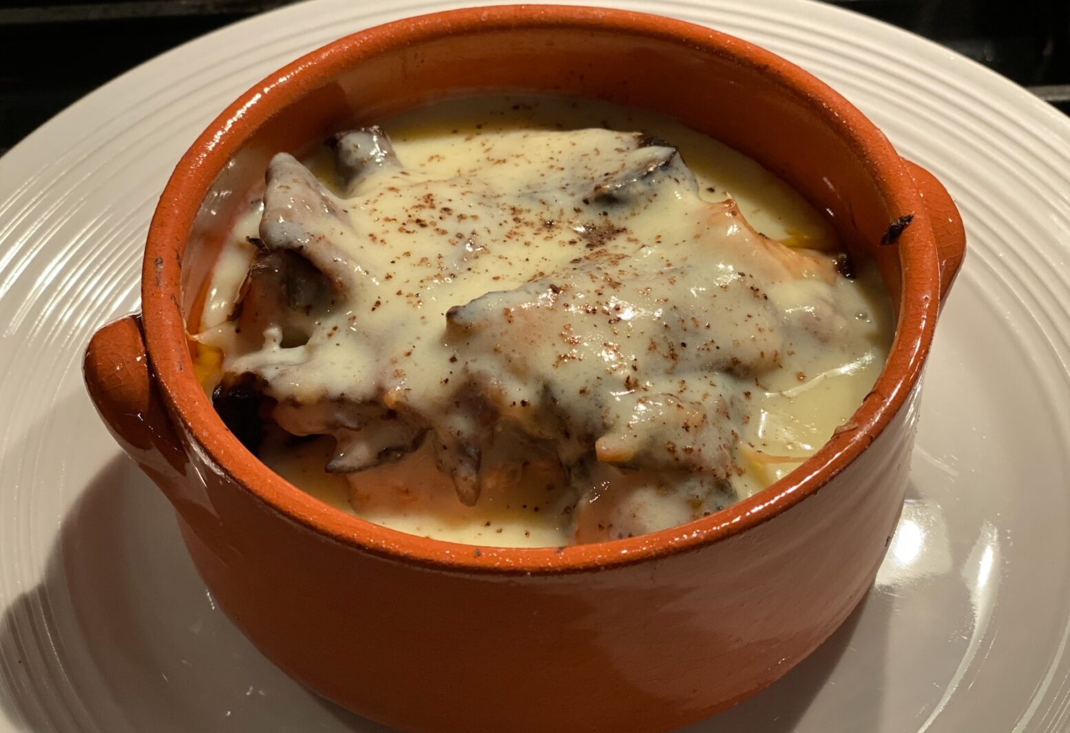 Chicken in Clay Pots with Egg Lemon Sauce